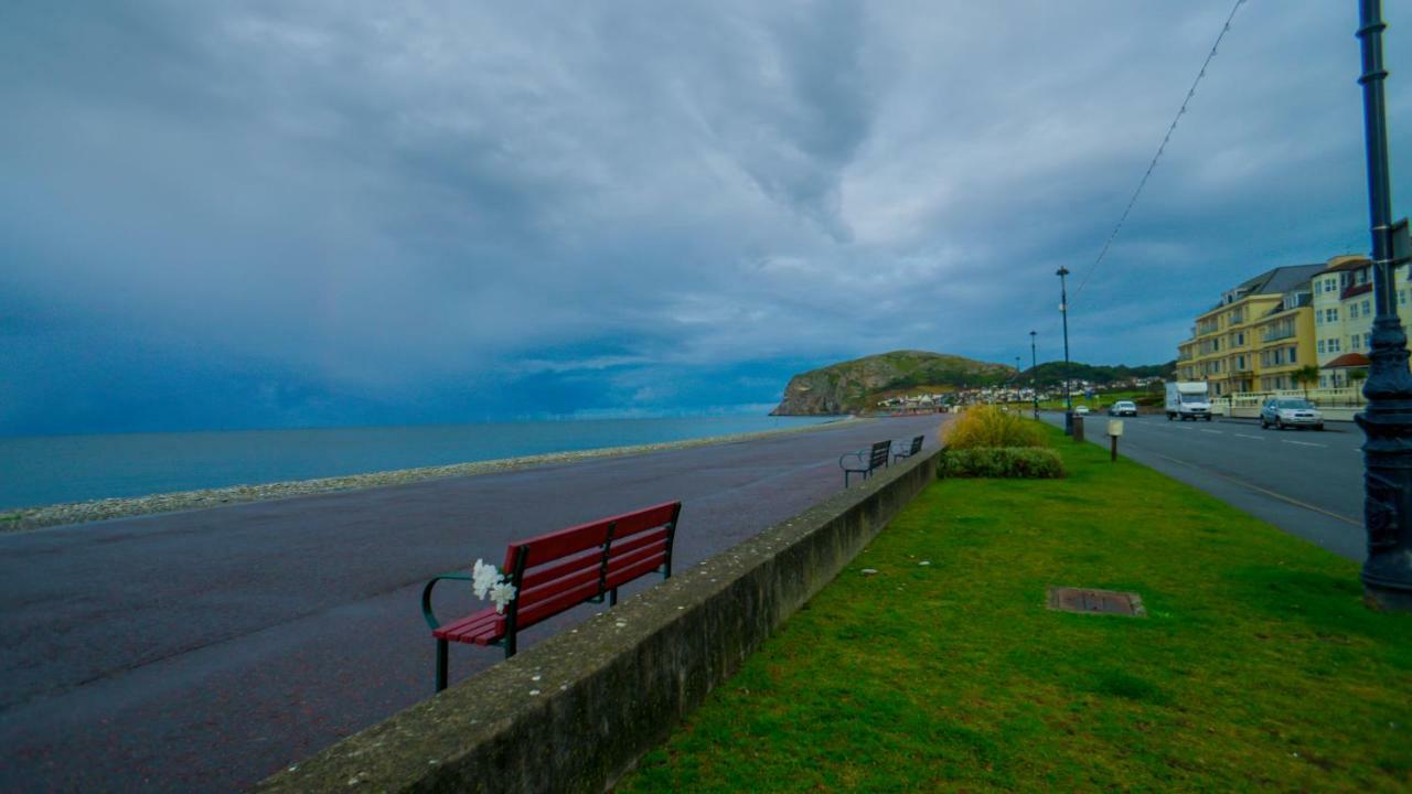 Hotel Carmel House Llandudno Esterno foto